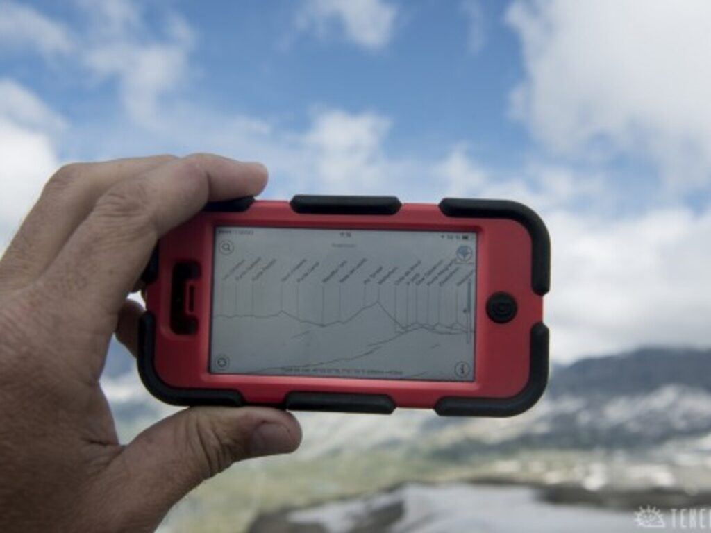 39342_test-express-peakfinder-en-mode-yeti application pour reconnaitre sommets