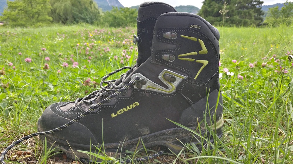 chaussures tige haute chaussure de randonnée tige haute